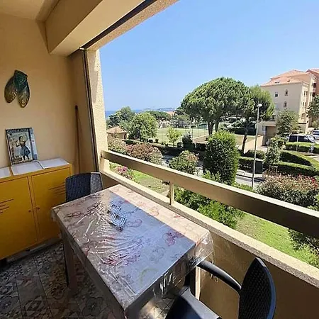 Apartamento For 4 People Six-Fours-les-Plages