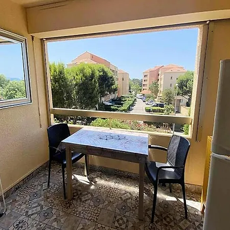 For 4 People *